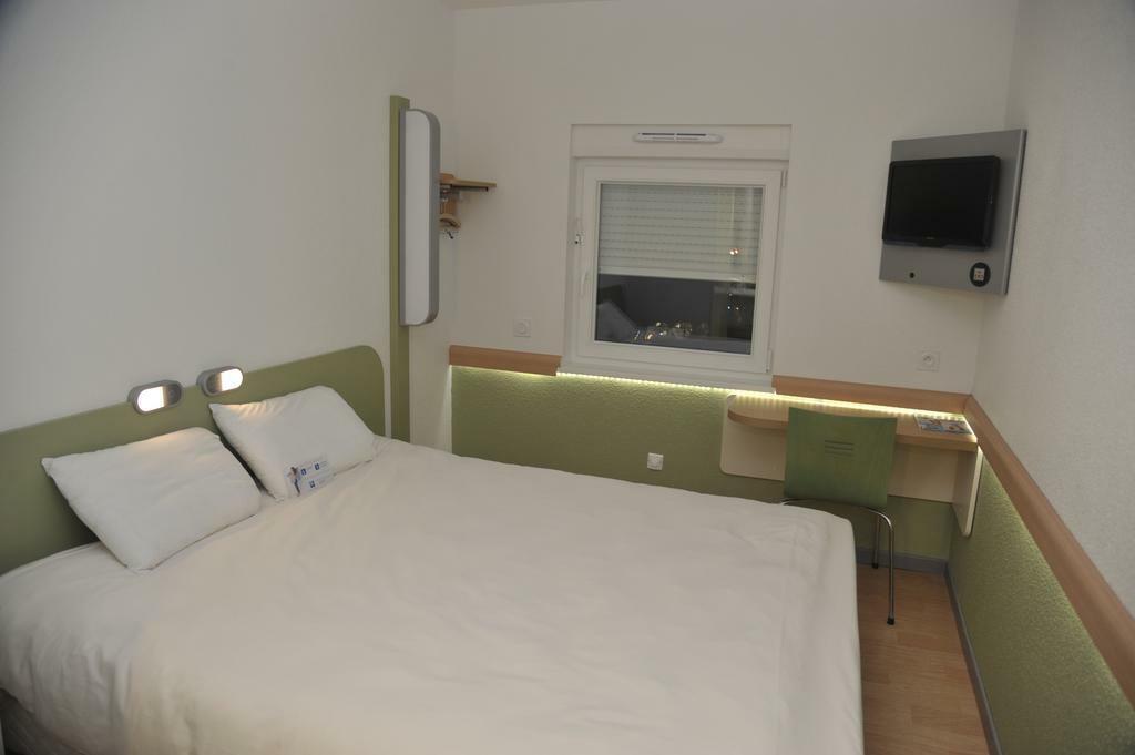 Отель Ibis Budget Haguenau Strasbourg Nord Экстерьер фото